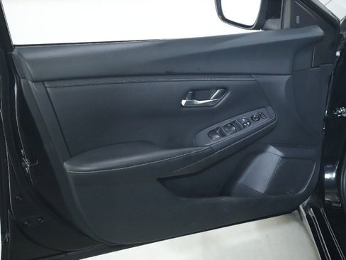Used 2024 Nissan Sentra SV FWD image 16