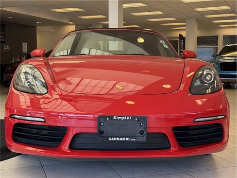 Used 2019 Porsche 718 Boxster image 2