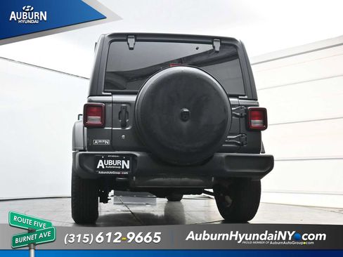 Used 2019 Jeep Wrangler Unlimited Sport S AWD/4WD image 19