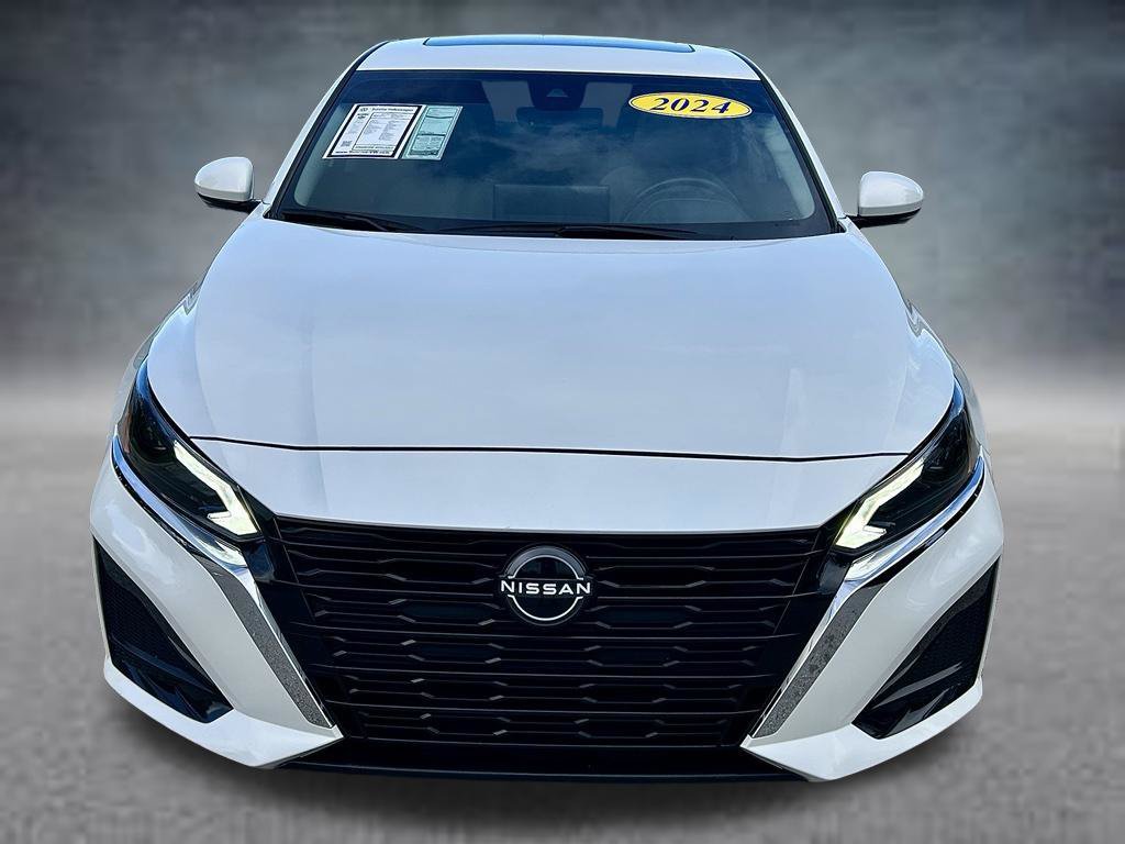 Used 2024 Nissan Altima 2.5 SL FWD image 2