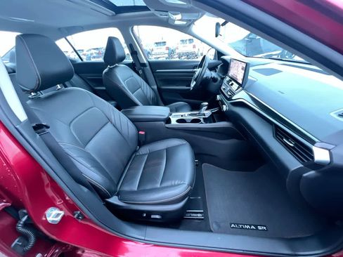 Used 2023 Nissan Altima 2.5 SR w/ SR Premium Package image 28