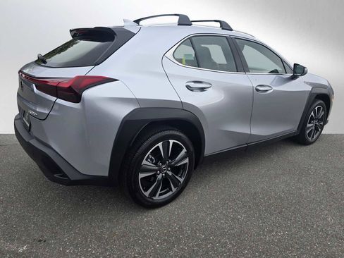 Certified 2025 Lexus UX 300h FWD w/ Accessory Package (Z2) image 3