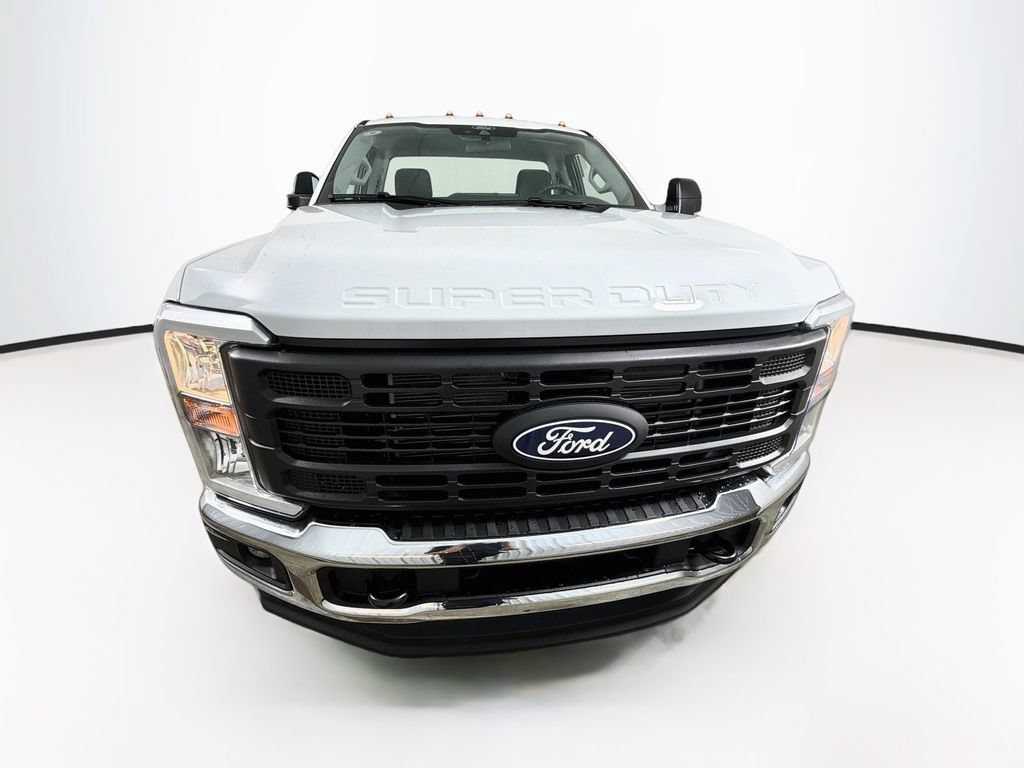 New 2027 Ford F350 XL w/ XL Driver Assist Package AWD/4WD image 2