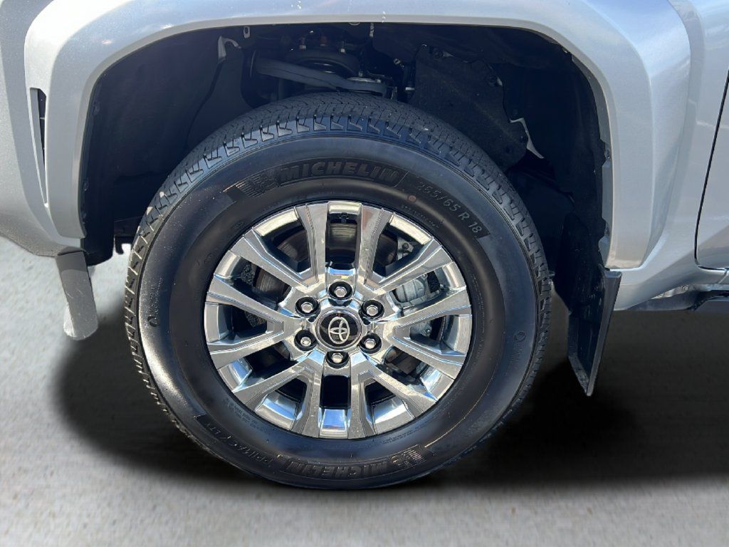 Used 2024 Toyota Tacoma Limited w/ Limited Package (LT) AWD/4WD image 9