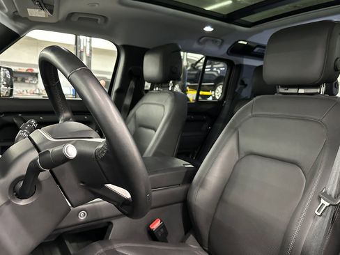 Used 2025 Land Rover Defender 110 S image 6