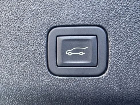 Used 2025 Cadillac Escalade ESV Sport w/ LPO, ONYX Package image 37