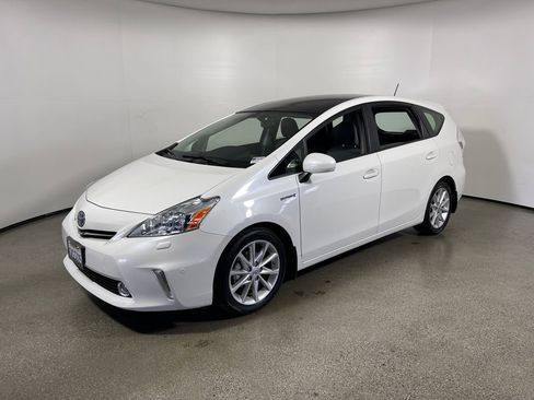 Used 2012 Toyota Prius V Five image 7