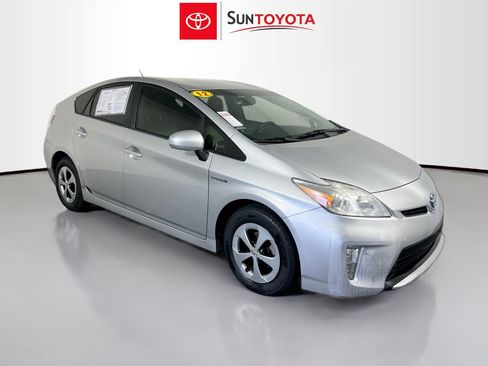 Used 2012 Toyota Prius Four FWD image 1