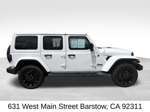 Used 2025 Jeep Wrangler Unlimited Sahara AWD/4WD image 3