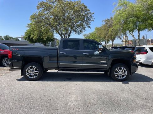 Used 2019 Chevrolet Silverado 2500 High Country w/ Duramax Plus Package AWD/4WD image 2