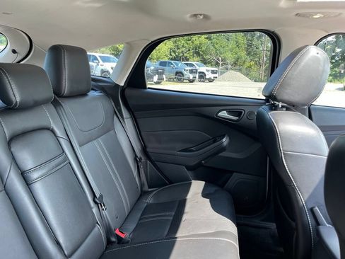 Used 2013 Ford Focus Titanium FWD image 35