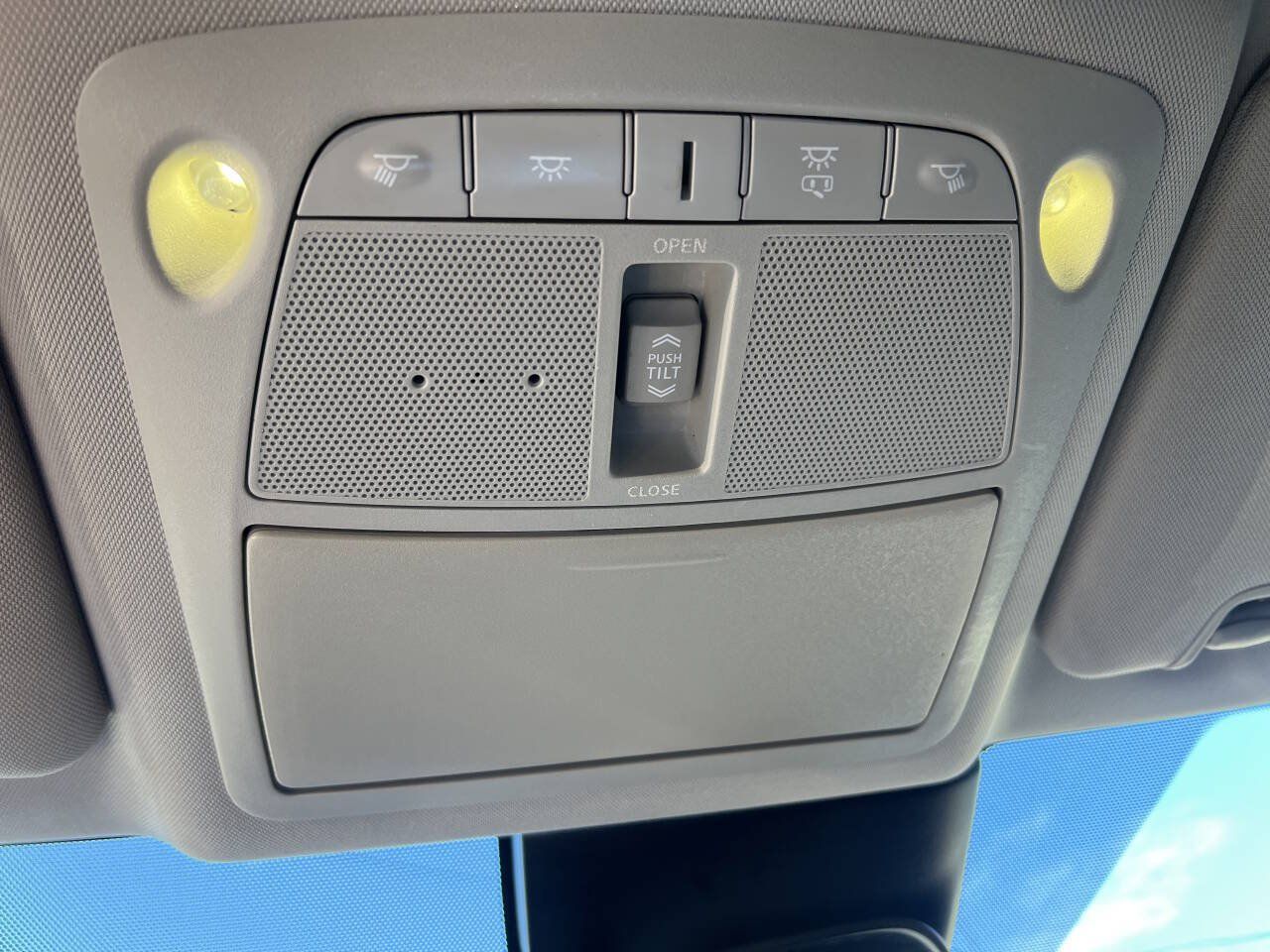 Used 2019 Nissan Rogue SV w/ Sun & Sound Touring Package AWD/4WD image 19