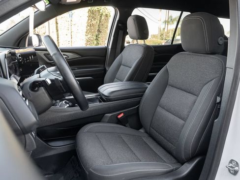 Used 2024 Chevrolet Traverse LT AWD/4WD image 19