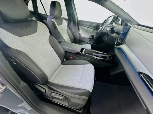 Used 2023 Volkswagen ID.4 2WD image 30