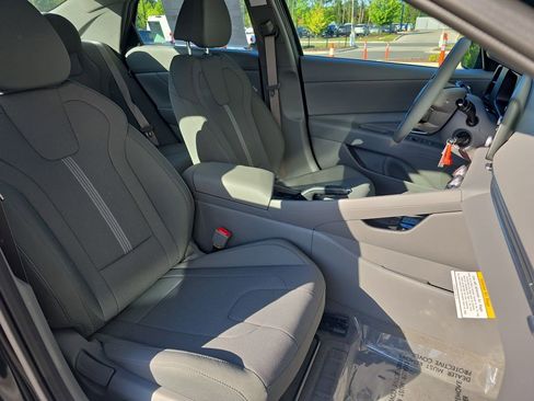 New 2026 Hyundai Elantra SE FWD image 10
