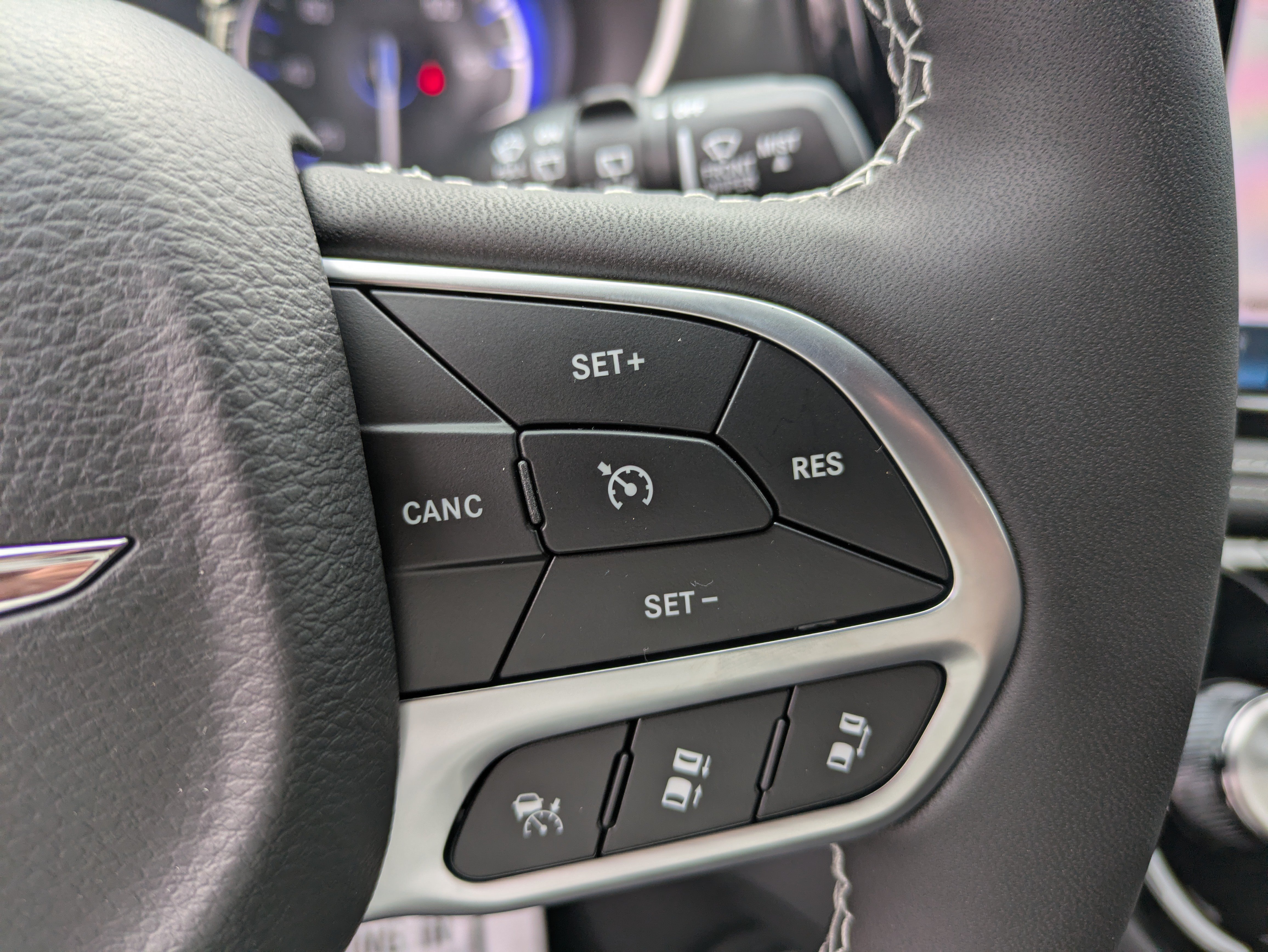 Used 2026 Chrysler Pacifica Select FWD image 16