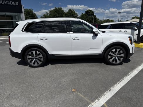Used 2020 Kia Telluride S w/ S 8 Passenger Seating Package AWD/4WD image 2