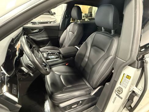 Used 2019 Audi Q8 Premium w/ Convenience Package image 14