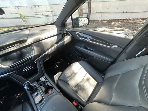 Used 2020 Cadillac XT5 Premium Luxury image 11