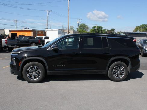 Used 2025 Chevrolet Traverse LT AWD/4WD image 5