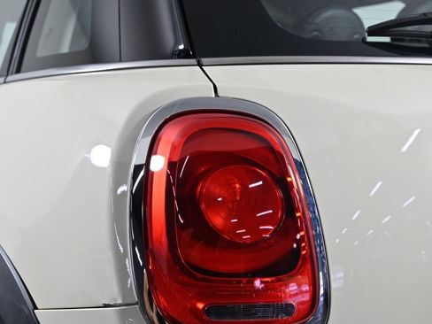 Used 2019 MINI Cooper 4-Door Hardtop FWD image 7