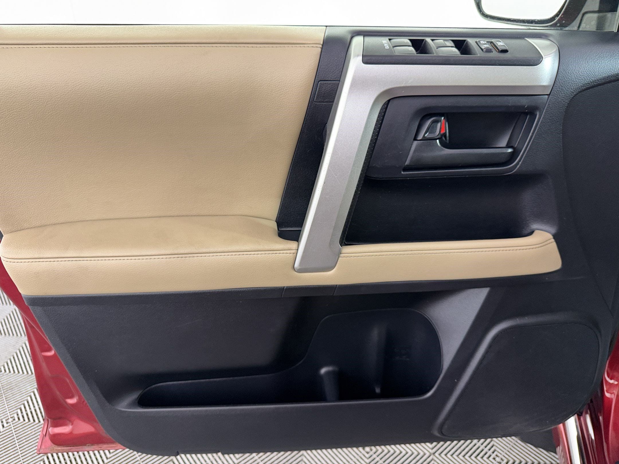 Used 2013 Toyota 4Runner SR5 w/ Convenience Pkg AWD/4WD image 14