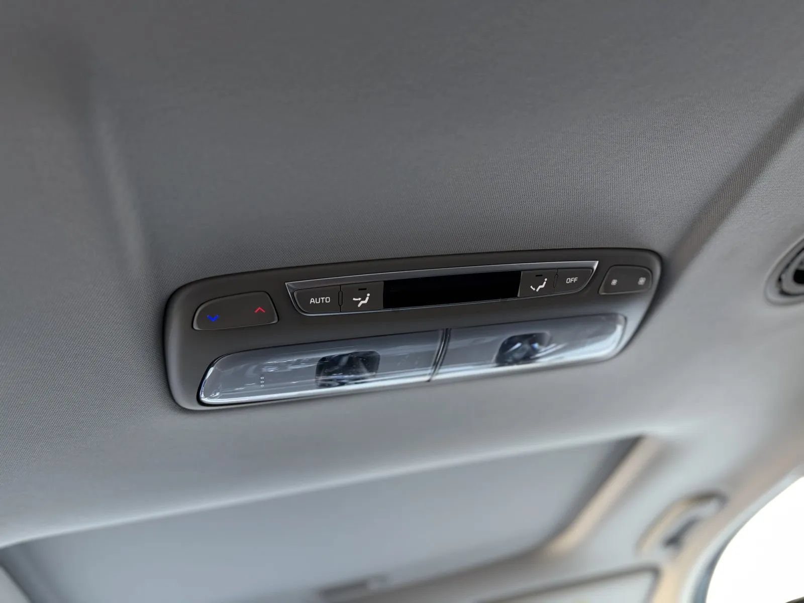 Used 2025 Kia Telluride S AWD/4WD image 17