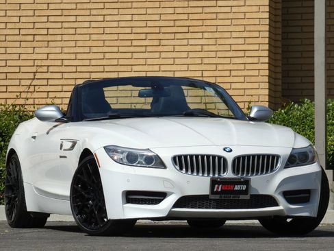 Used 2015 BMW Z4 sDrive35is image 5