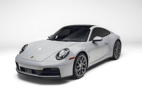 Used 2025 Porsche 911 Carrera RWD image 2