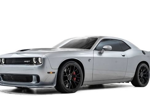 Used 2016 Dodge Challenger SRT Hellcat RWD image 8