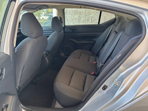Used 2024 Nissan Altima 2.5 SV FWD image 27
