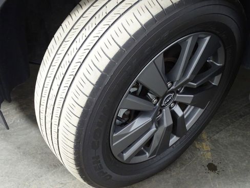 Used 2024 Nissan Pathfinder SV image 32