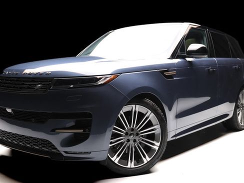 Used 2025 Land Rover Range Rover Sport Dynamic SE image 19