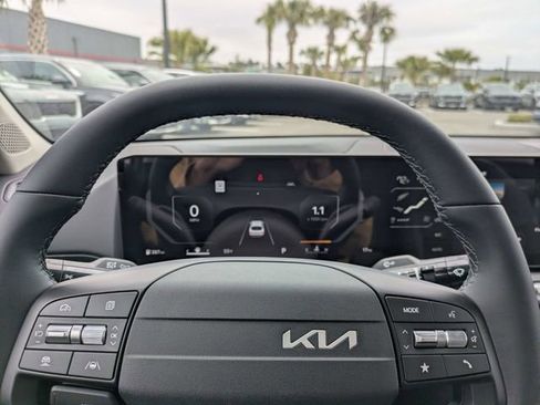 New 2025 Kia K4 EX image 29