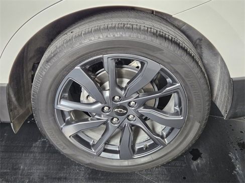 Used 2022 Chevrolet Equinox RS w/ RS Leather Package image 11