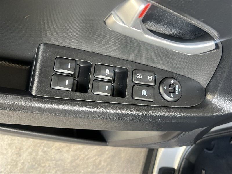 Used 2011 Kia Sportage EX AWD/4WD image 22