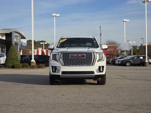 Used 2024 GMC Yukon XL Denali w/ Advanced Technology Package image 2