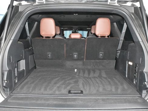 Used 2025 Lincoln Navigator L Reserve AWD/4WD image 32