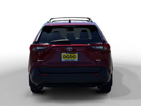 Used 2025 Toyota RAV4 XLE w/ Convenience Package FWD image 4