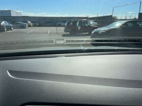 Used 2025 Volkswagen Jetta SE image 18