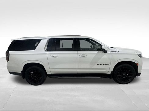 Used 2023 Chevrolet Suburban High Country AWD/4WD image 5