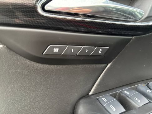 Certified 2022 Buick Envision Essence w/ Technology Package II AWD/4WD image 35