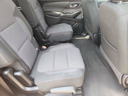 Used 2020 Chevrolet Traverse LT FWD image 25