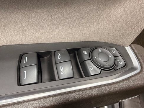 Used 2023 Chevrolet Silverado 1500 LTZ w/ LTZ Convenience Package II AWD/4WD image 30