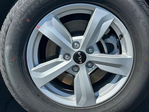 New 2025 Kia Sorento LX image 24