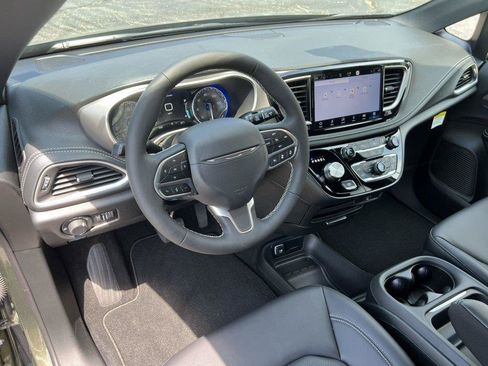 New 2027 Chrysler Pacifica Select FWD image 15