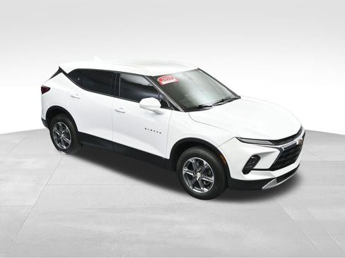 Used 2025 Chevrolet Blazer LT FWD image 43