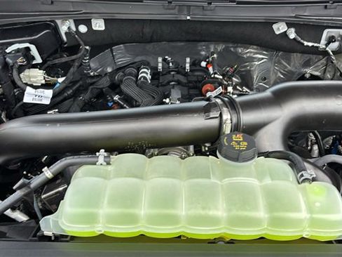 New 2025 Ford Expedition Platinum w/ Stealth Performance Package image 33