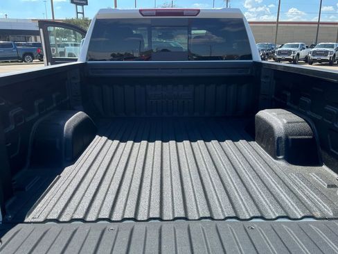 New 2026 GMC Sierra 1500 SLT image 24