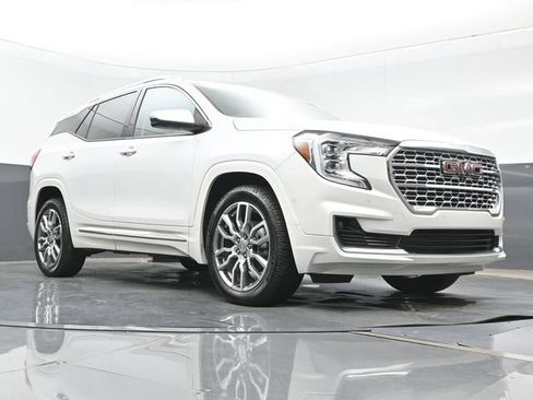 Used 2022 GMC Terrain Denali w/ Denali Premium Package AWD/4WD image 27